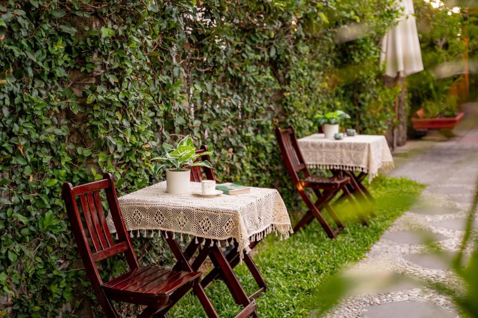 Day, Garden