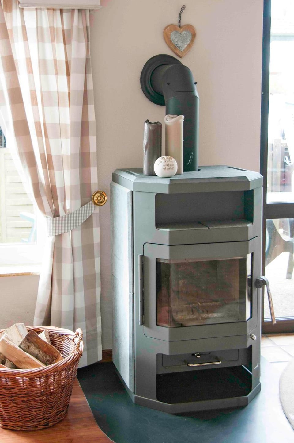 Living room, pet friendly