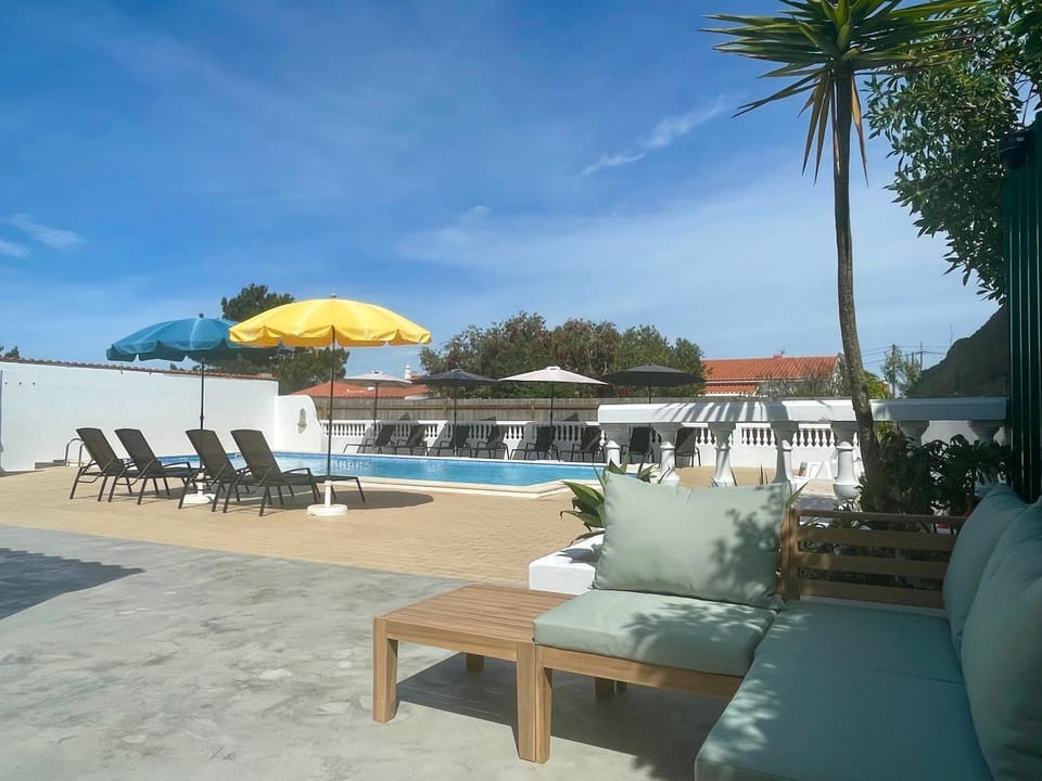 Patio, Communal lounge/ TV room, Balcony/Terrace, Seating area, Pool view, Swimming pool, sunbed