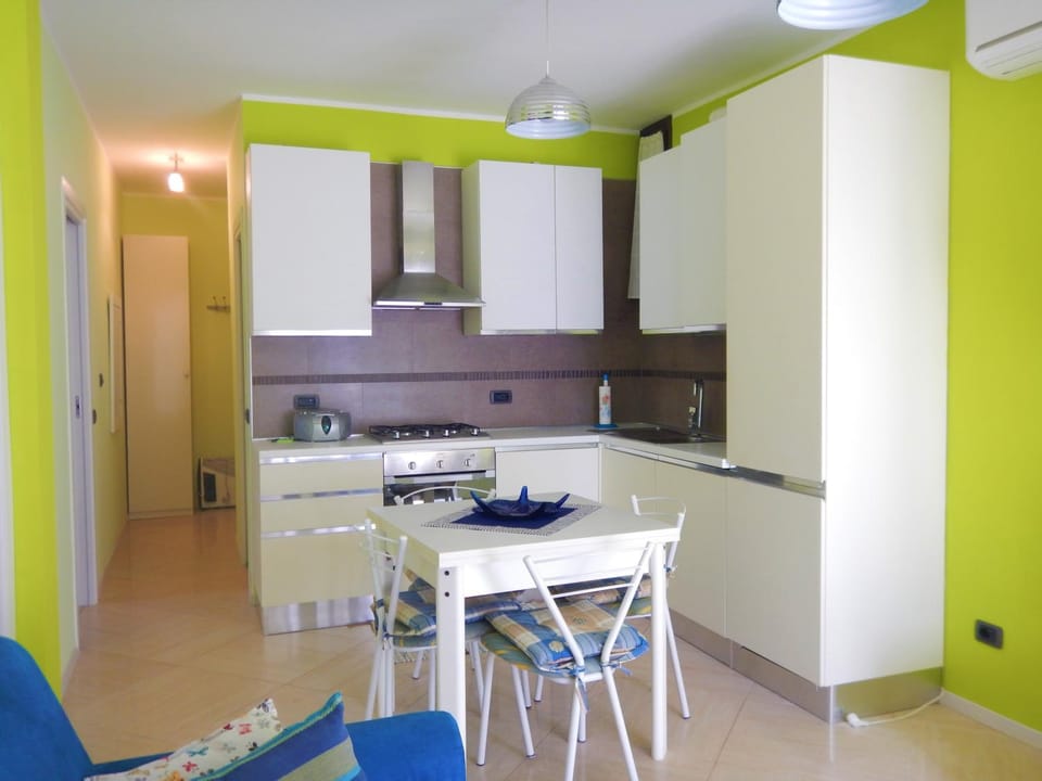Colors POOL apartment - only family Apartment in Bardolino