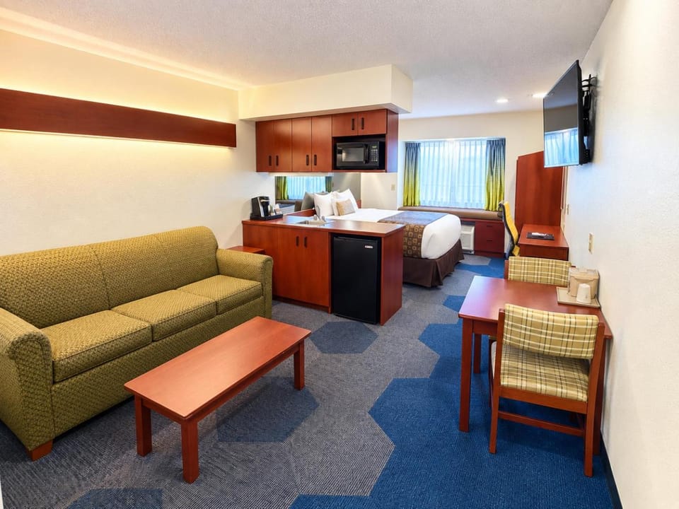 Seating area, Bedroom