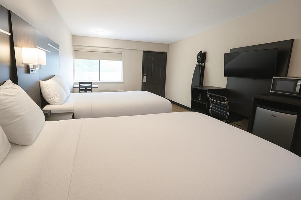 Bed, TV and multimedia, Photo of the whole room