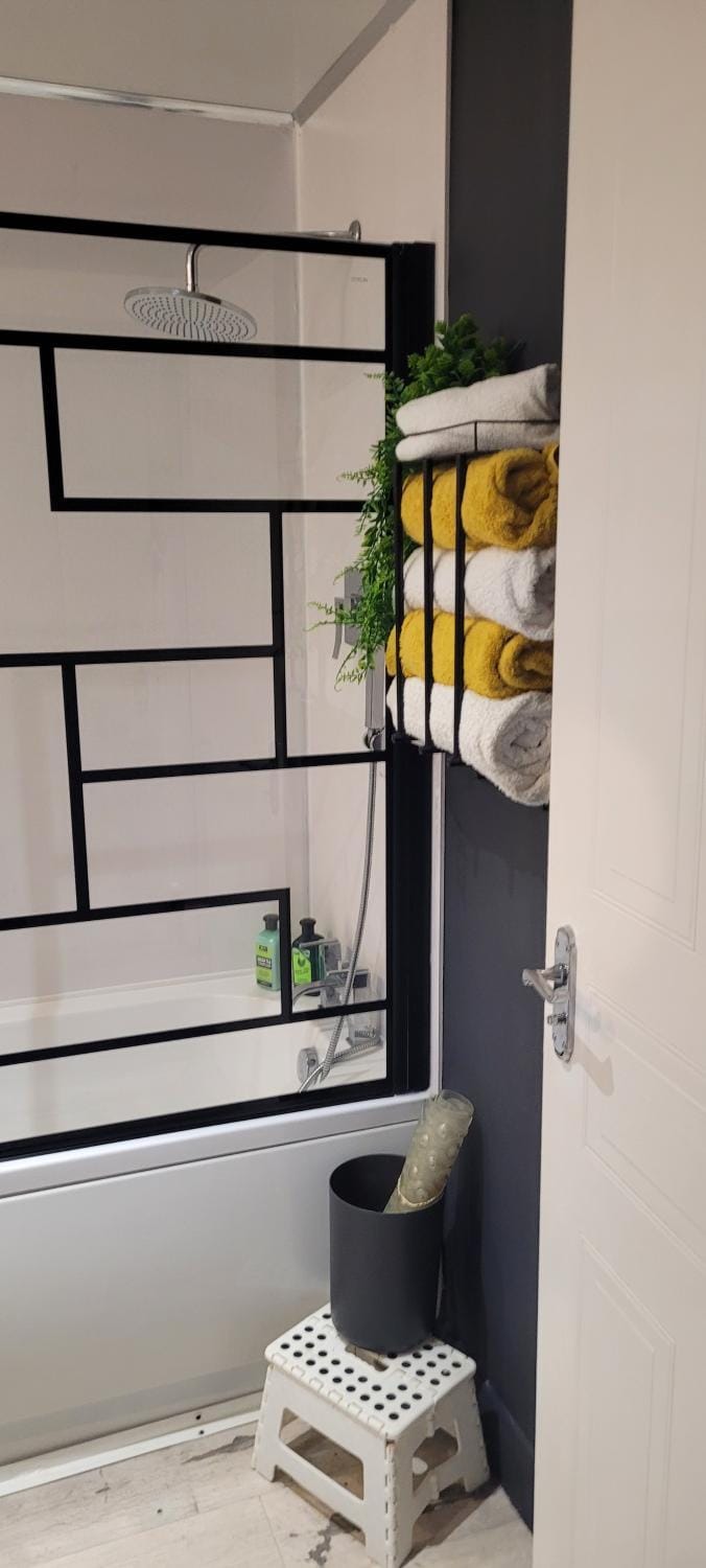 Bathroom, Bath