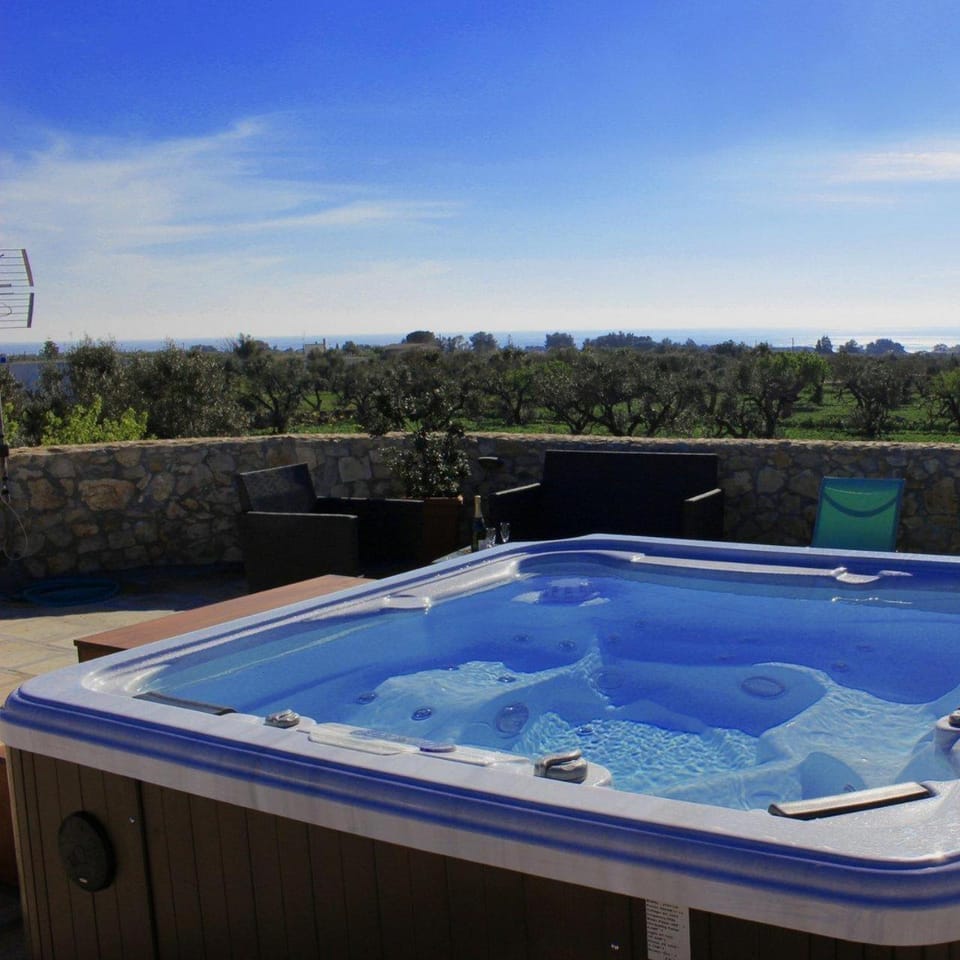 Hot Tub, Spa and wellness centre/facilities
