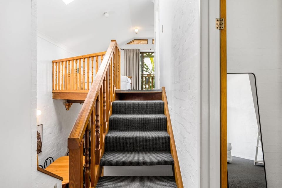 Palm View Loft - Gilmore Court 4 - 34 Lawson Street Apartment in Byron Bay