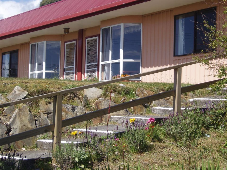 Regatta Point Tavern & Holiday Villas Campground/ 
RV Resort in Strahan