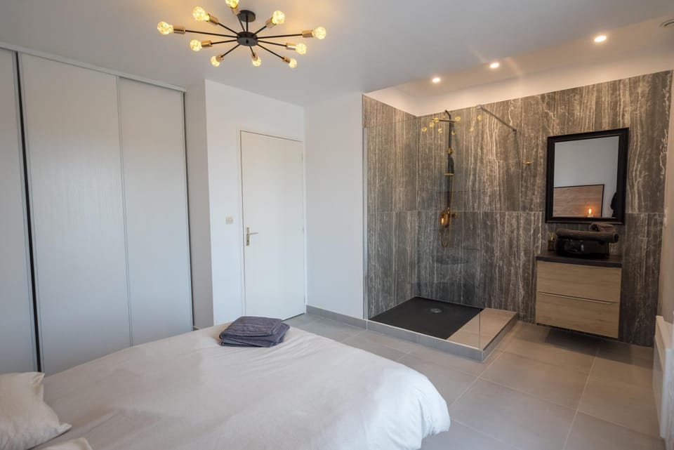 Shower, Bed, Bedroom