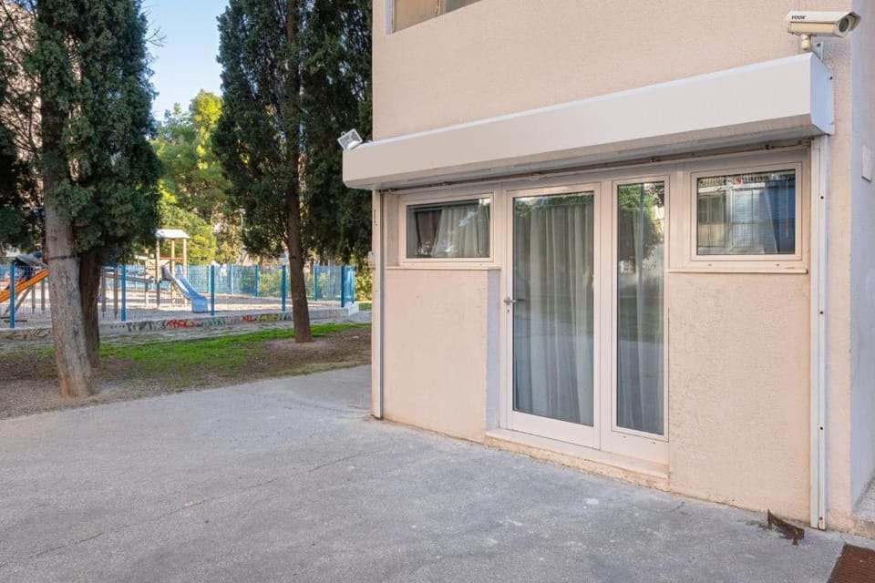 Property building, Facade/entrance