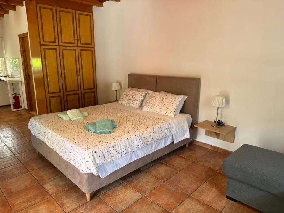 Bed, Bedroom, wardrobe