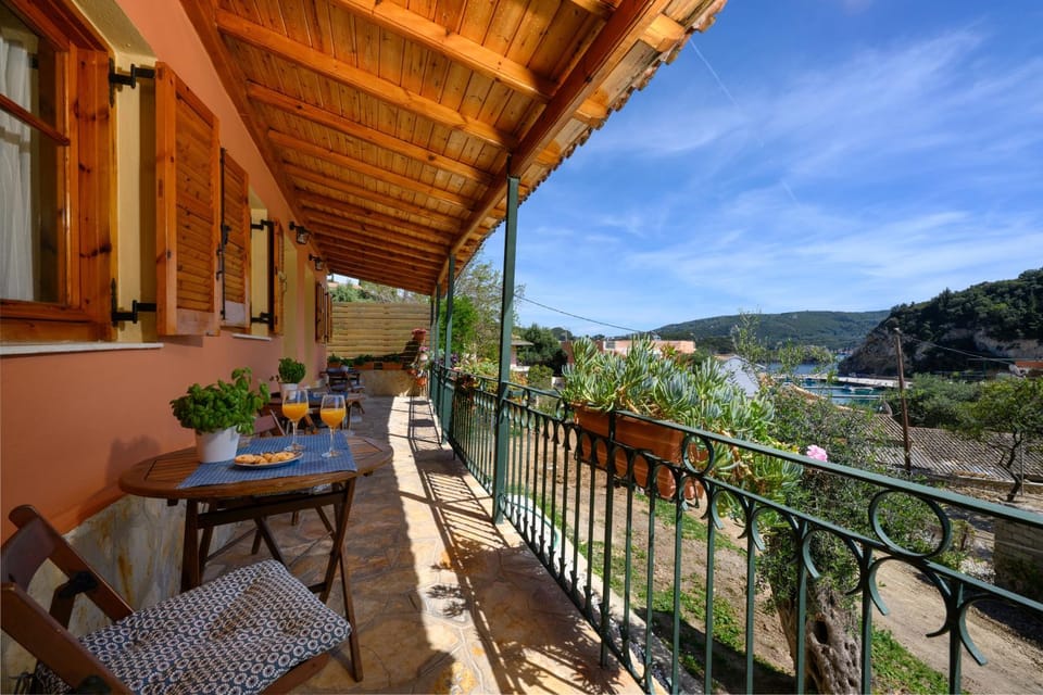 Natural landscape, View (from property/room), Balcony/Terrace