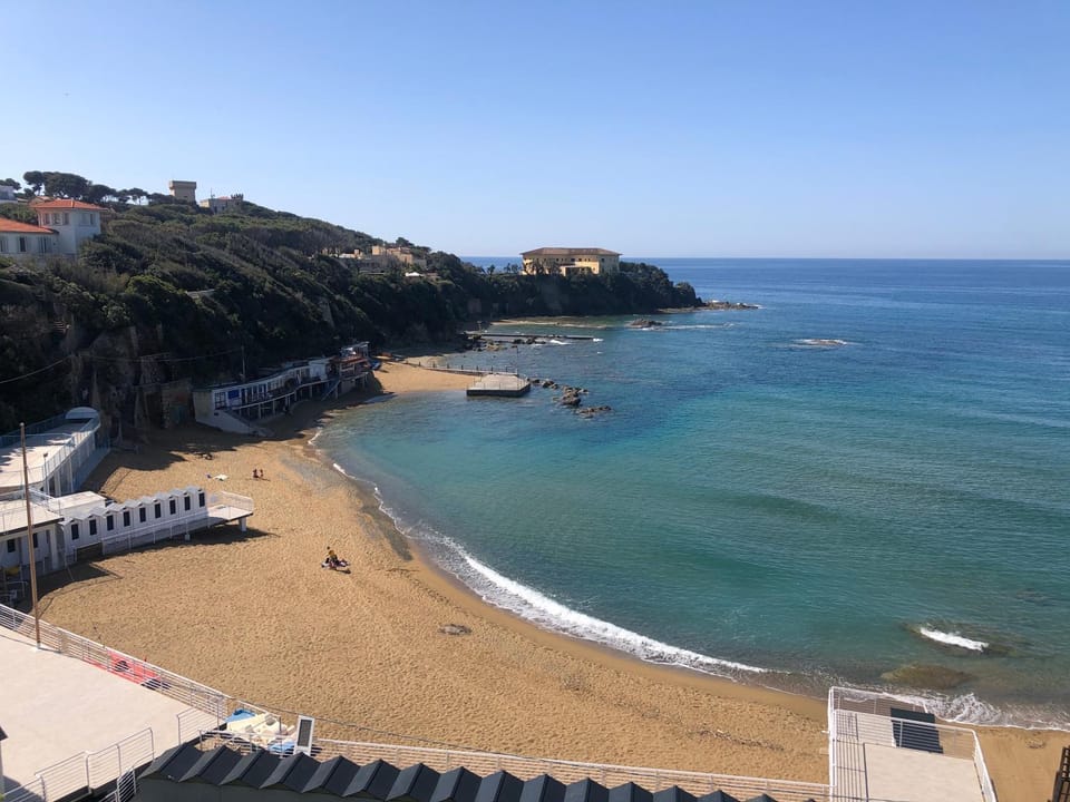 Nearby landmark, Restaurant/places to eat, Snorkeling, Beach, Windsurfing