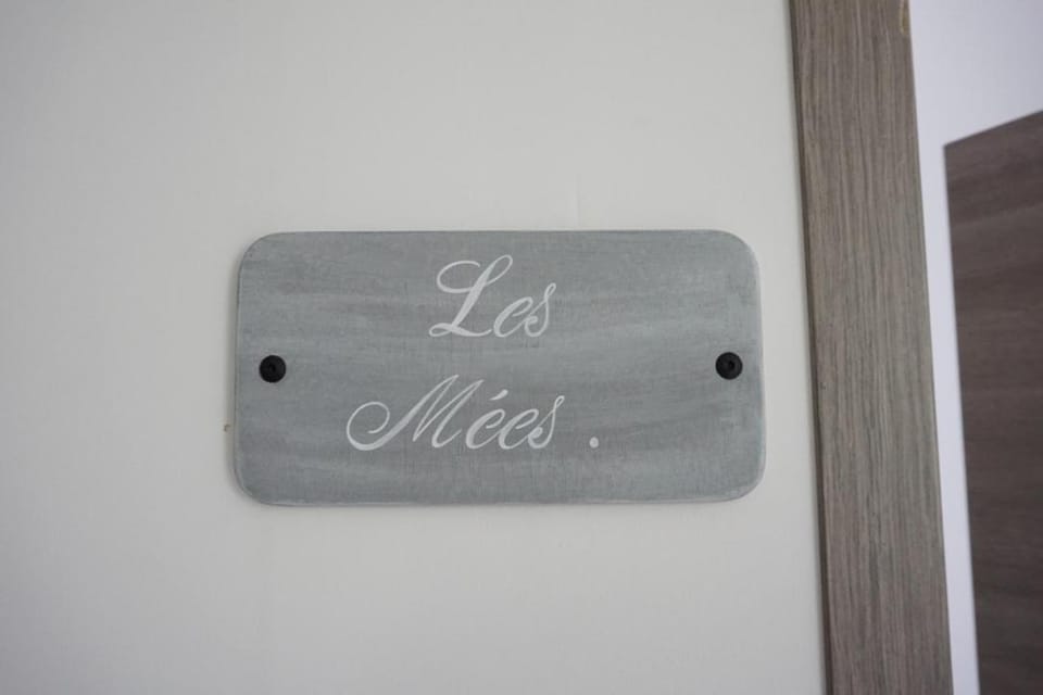 Château des Basses Roches Bed and Breakfast in Centre-Val de Loire