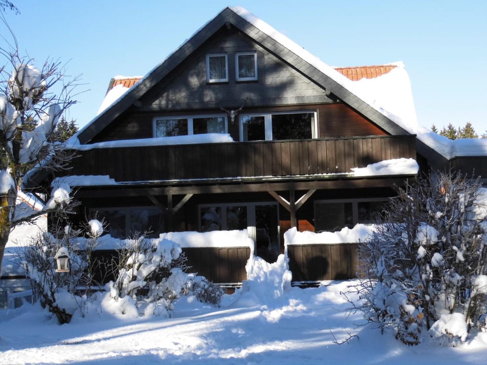 Property building, Winter