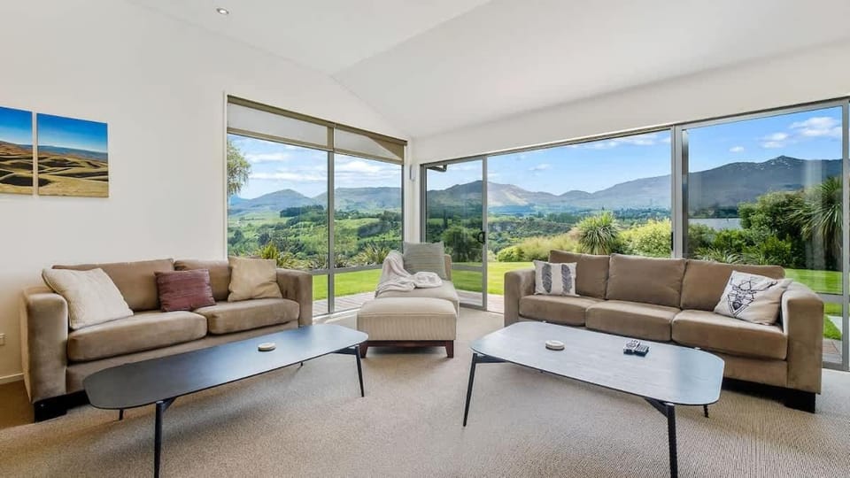 Amberley Retreat House in Queenstown