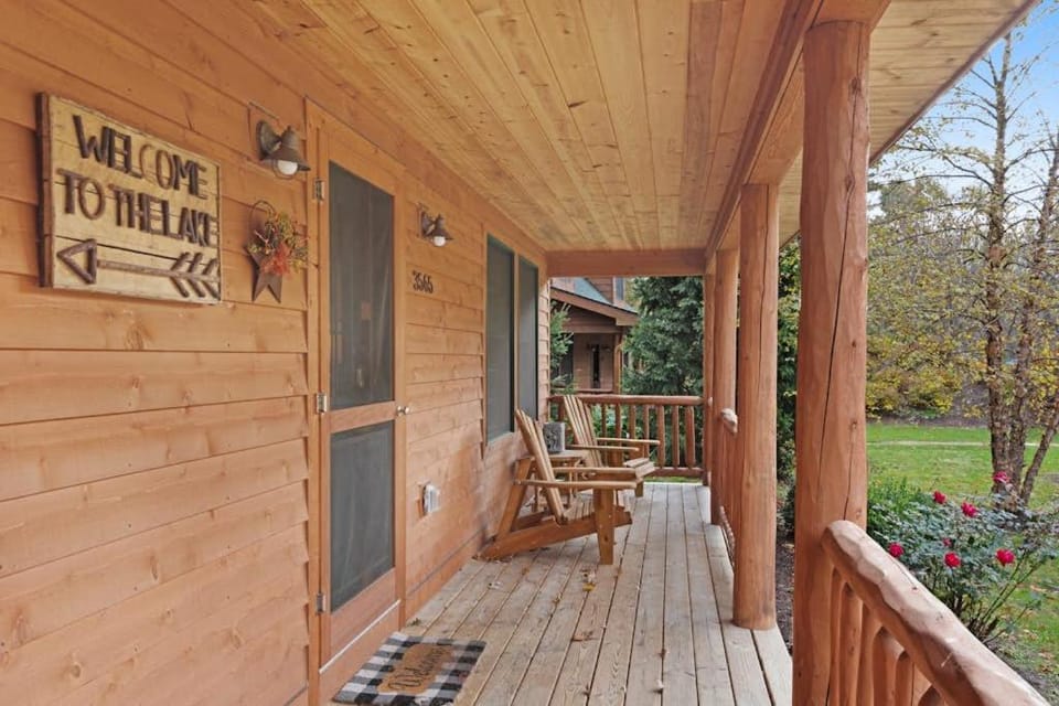 Kingfisher Cove Cabin 2 Cabin in Michigan
