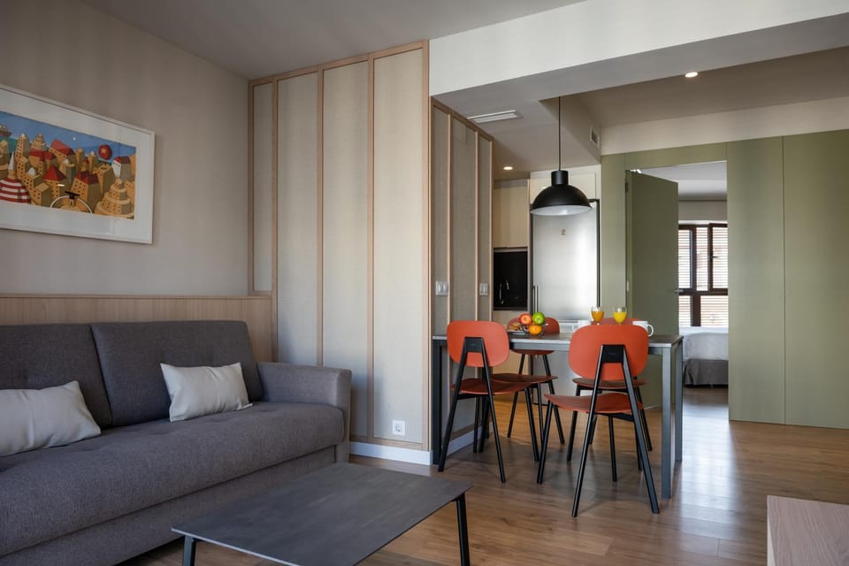 Dining area, kitchen