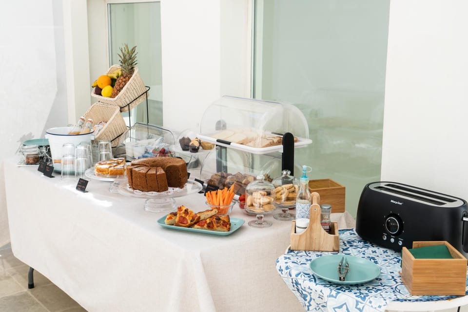 Food and drinks, Breakfast, Continental breakfast, Buffet breakfast
