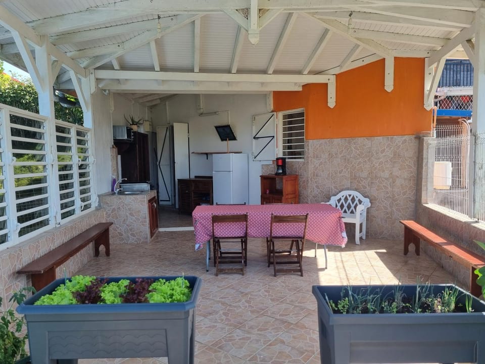 Balcony/Terrace, Kitchen or kitchenette, Dining area, Garden view, oven