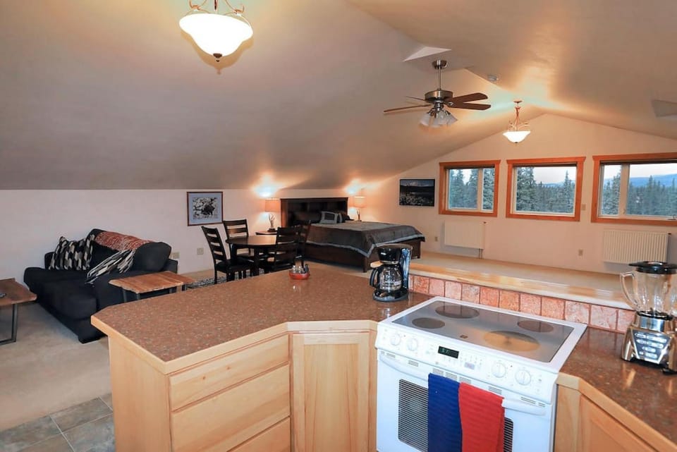 Denali King Suite with Amazing Views House in Healy