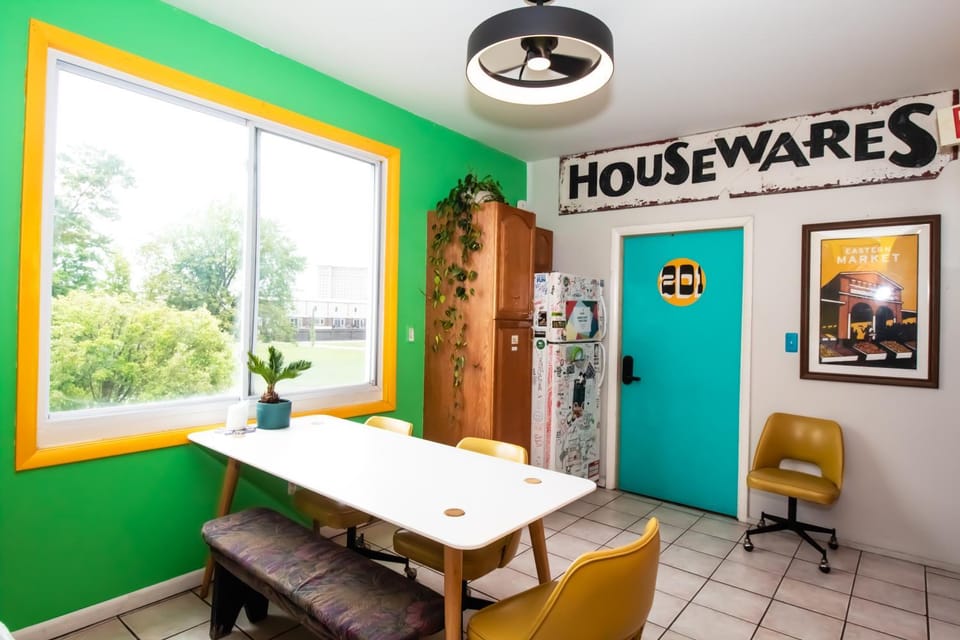 Kitchen or kitchenette, Dining area, Communal kitchen, kitchen