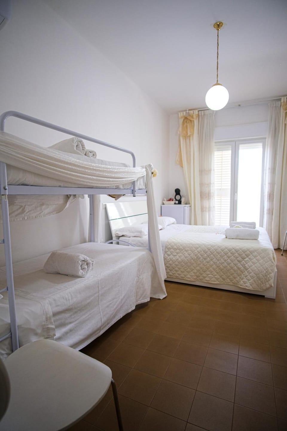 Bed, Photo of the whole room, Bedroom, bunk bed