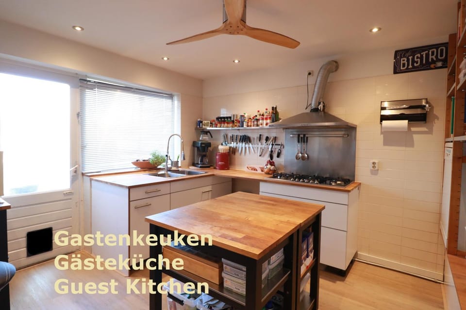 Property building, Kitchen or kitchenette, Kitchen or kitchenette, Breakfast, dishwasher, microwave, oven, stove