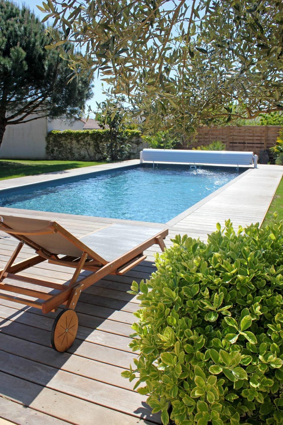Swimming pool, Swimming pool