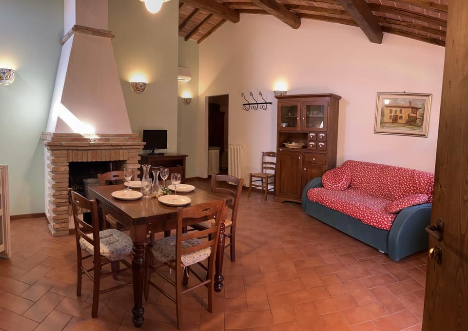 Agriturismo La Collina dei Ciliegi Farm Stay in Perugia