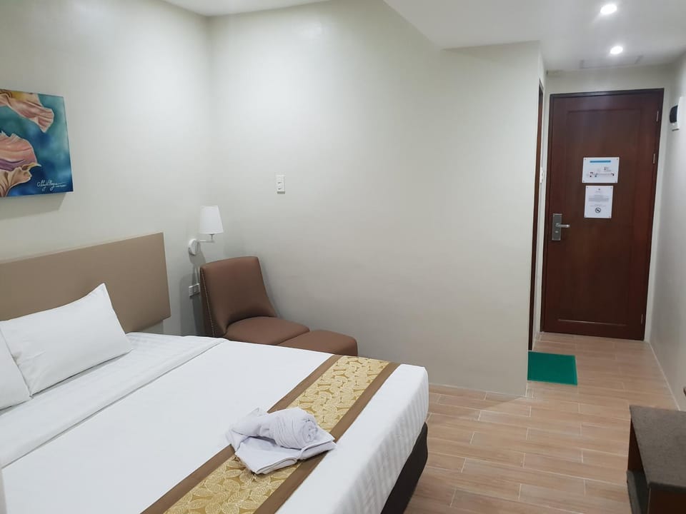 Hotel Fleur de Liz - Tagbilaran City Hotel in Tagbilaran City
