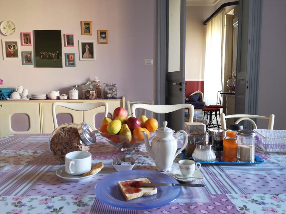 Breakfast, Buffet breakfast, Italian breakfast