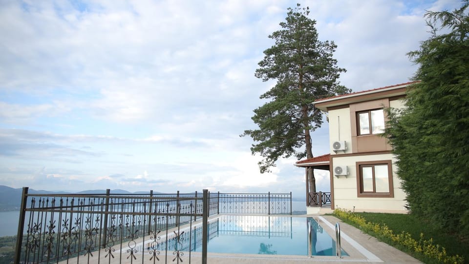 Property building, Lake view, Pool view, Swimming pool