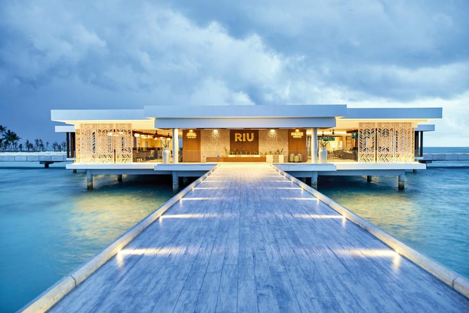 Property building, Facade/entrance, Sea view