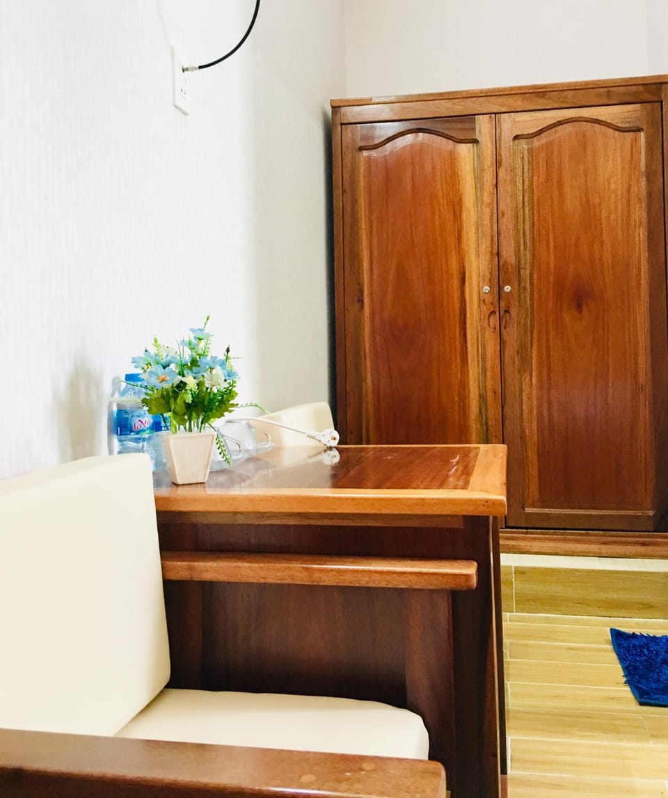 Seating area, wardrobe