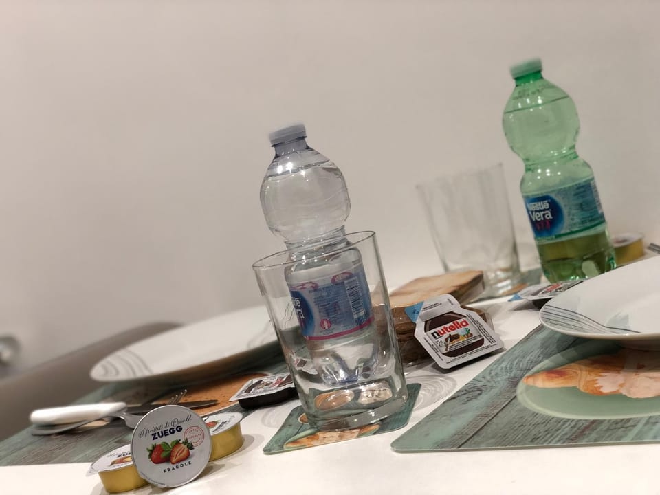 Food and drinks, Area and facilities