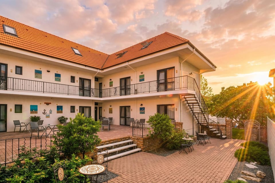 Property building, Balcony/Terrace, Sunrise