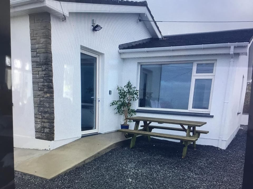 Facade/entrance, Seating area