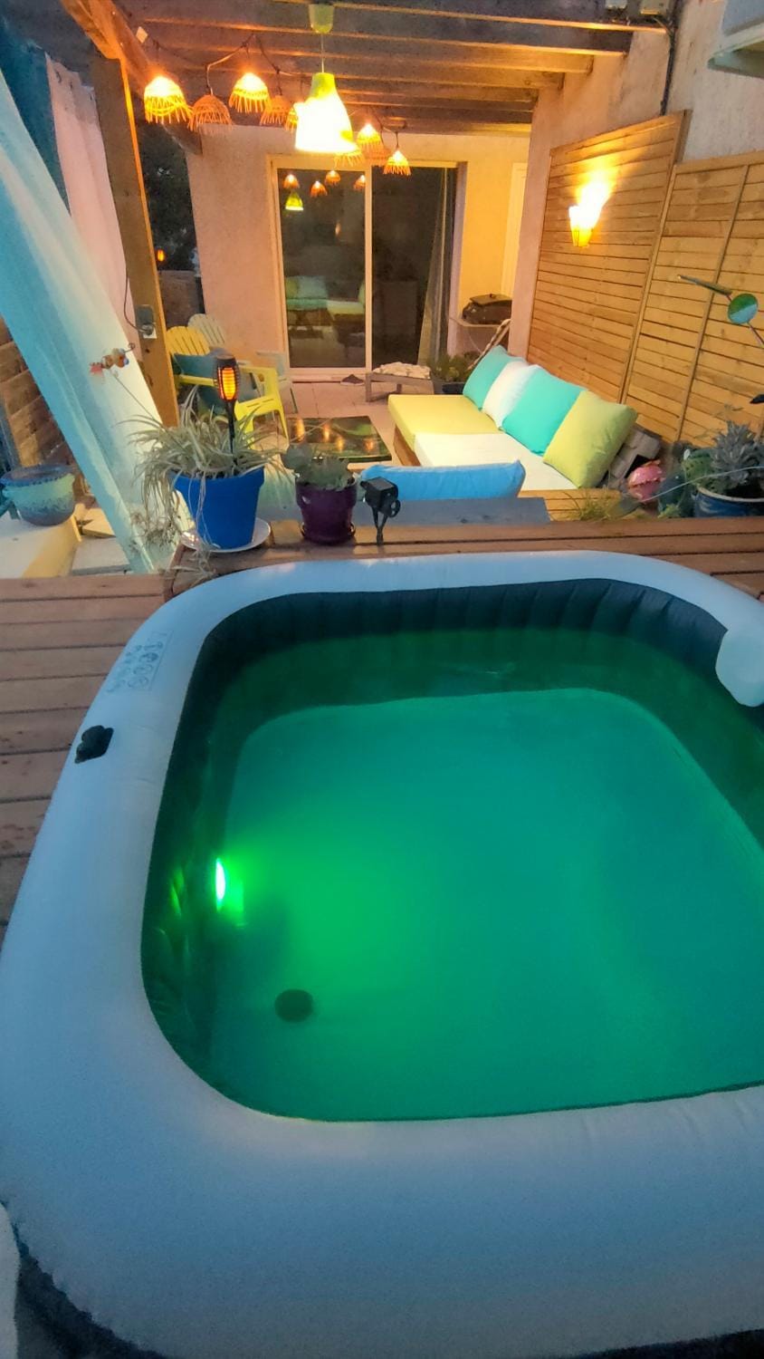 Hot Tub, Spa and wellness centre/facilities