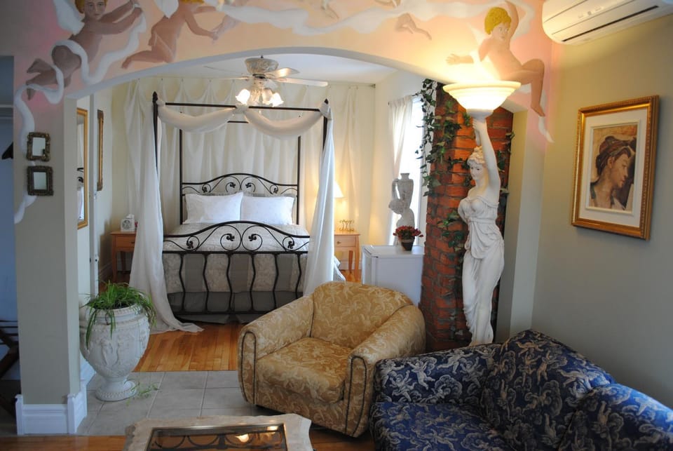 Photo of the whole room, Bedroom