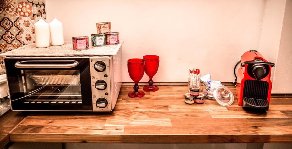 Kitchen or kitchenette, Food and drinks, Breakfast