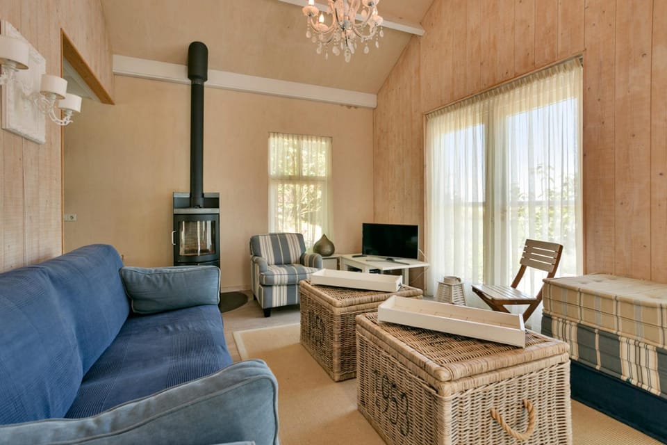 TV and multimedia, Living room, fireplace