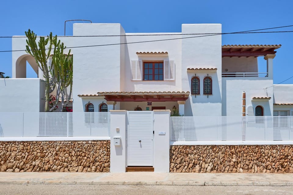 Villa Retorn House in Migjorn