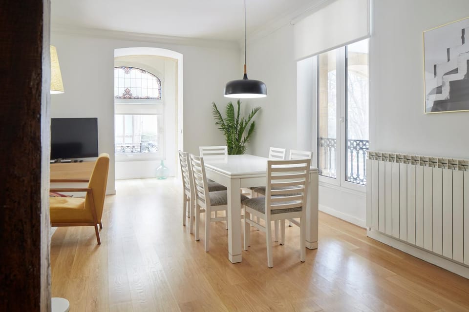 Living room, Dining area