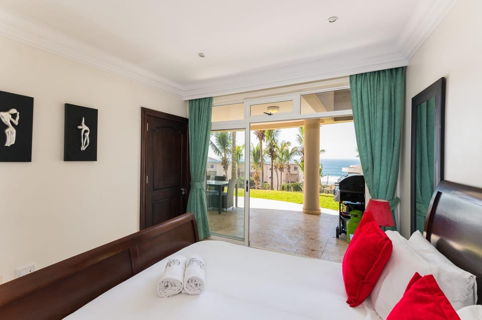 Bedroom, towels