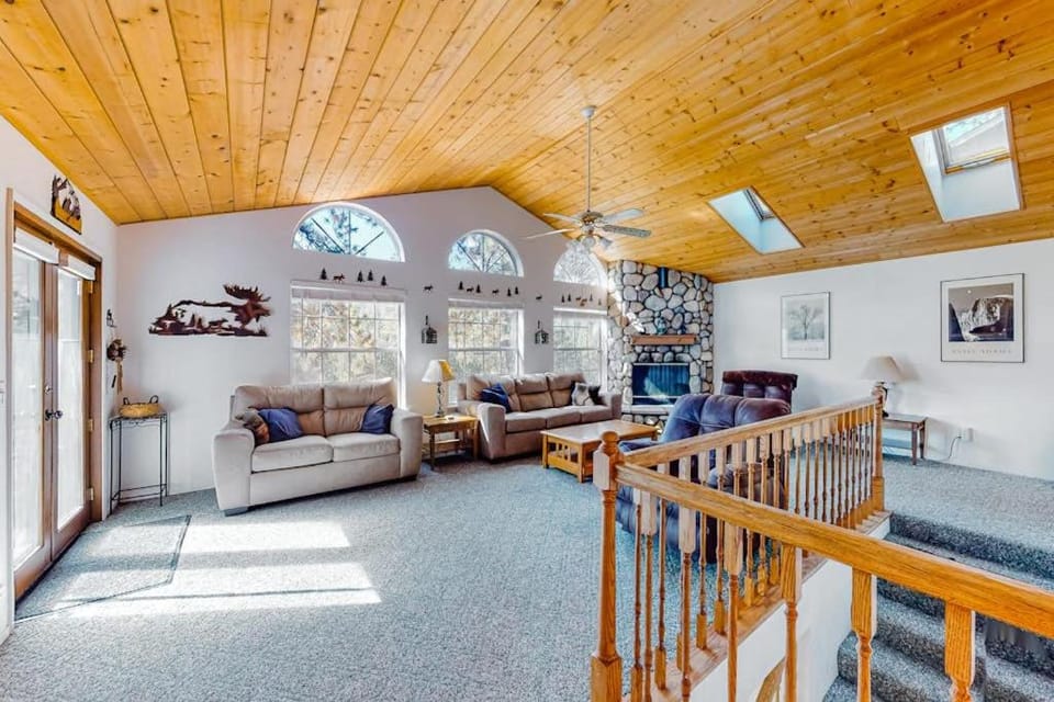 Escape to Yosemite House in Groveland