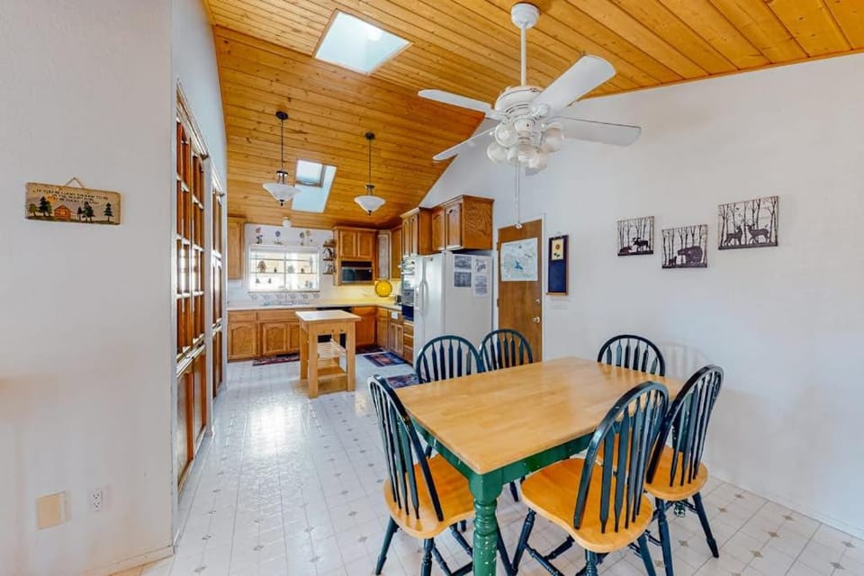 Escape to Yosemite House in Groveland