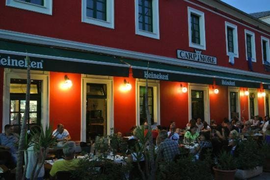 Restaurant/places to eat, Facade/entrance