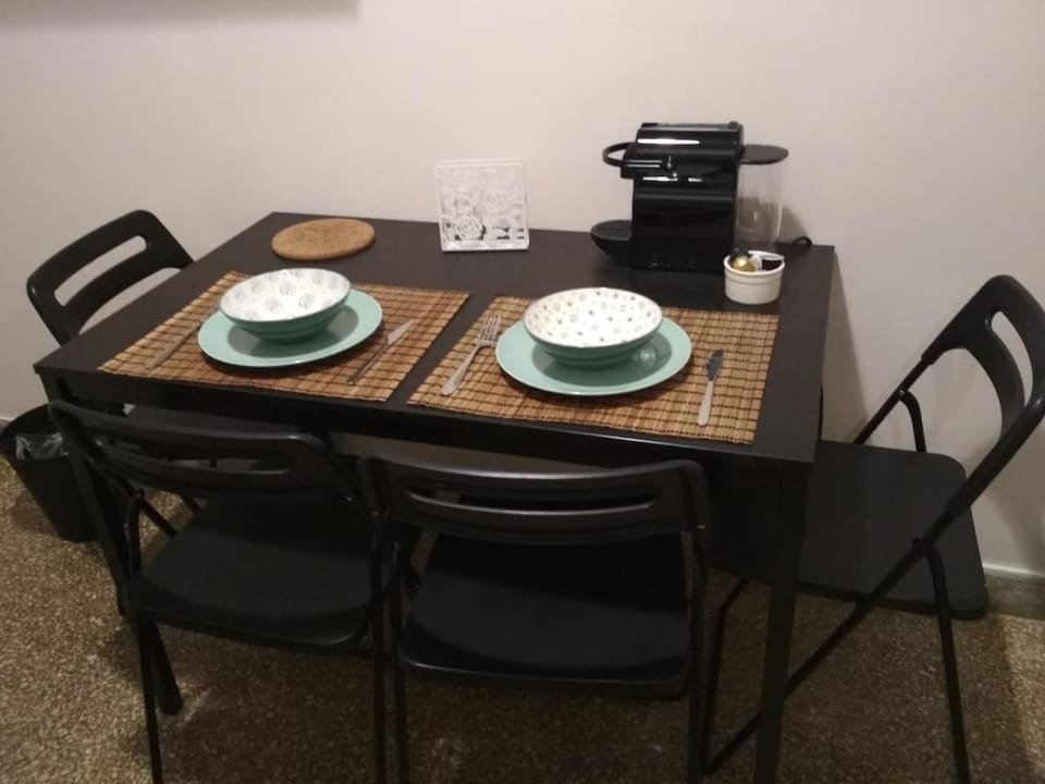 Coffee/tea facilities, Food and drinks, Communal kitchen, Continental breakfast