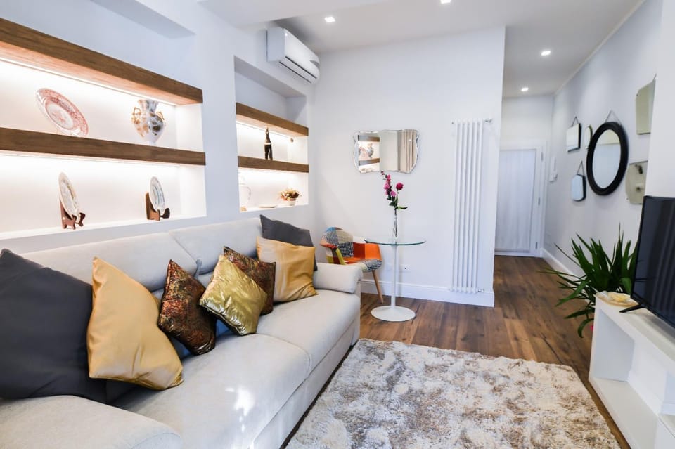 Living room, Seating area