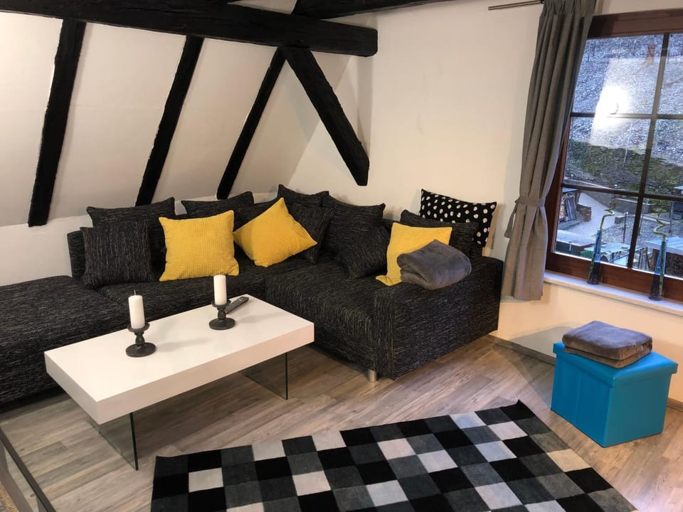 Schöne Ferienwohnung Altes Gebälk Fachwerkhaus Apartment in Rhein-Hunsrück-Kreis