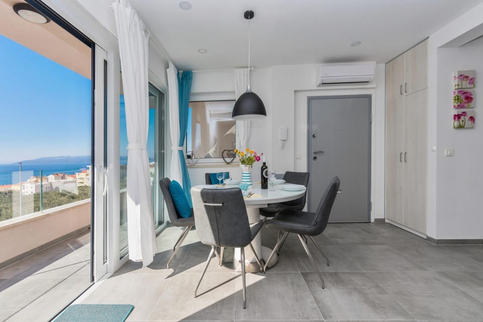 Dining area, Sea view